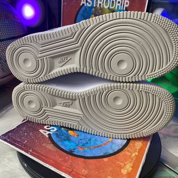 🆕 Nike	Air Force 1 Low White Light Bone - Womens - Picture 5 of 10